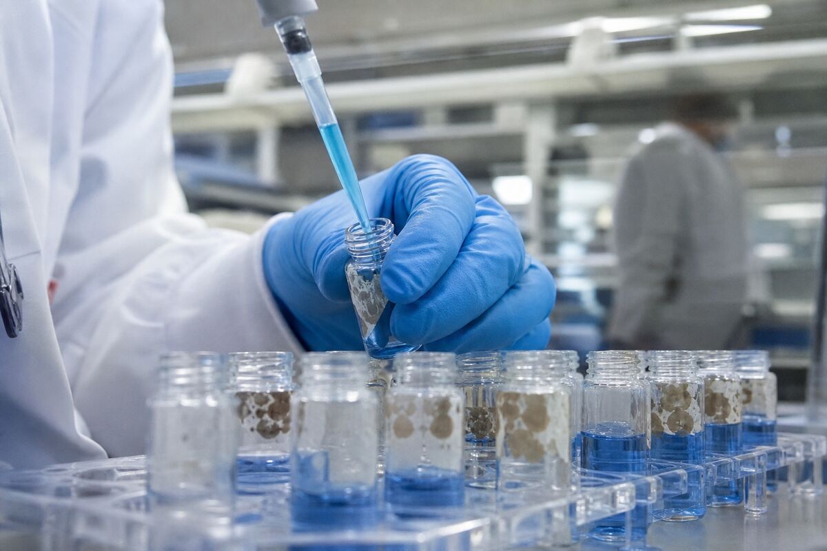 Pfizer (PFE) Expands LITFULO's Potential with Positive Phase 3 Vitiligo Results