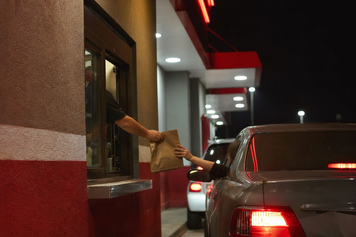 Wendy’s Shares Jump on Reported $1.4 Billion Trian Takeover Offer